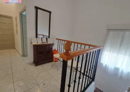 Casa centrica de 187 metros de parcela y 150 construidos con patio de 70 metros en Alcázar de San Juan