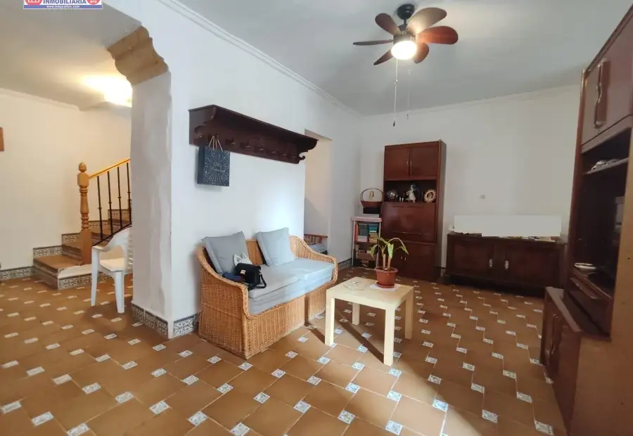 Casa centrica de 187 metros de parcela y 150 construidos con patio de 70 metros en Alcázar de San Juan