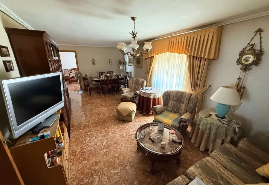 Casa/Chalet adosado En Venta Calle Villarrobledo, Socuéllamos en Socuéllamos