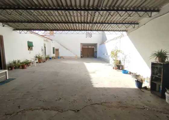 Casa/Chalet pareado En Venta Calle Campomanes, Tomelloso en Tomelloso