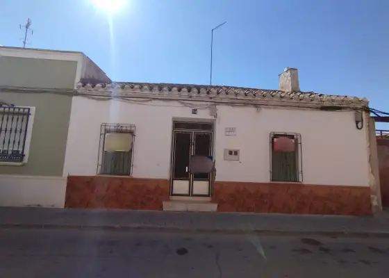 Casa/Chalet pareado En Venta Calle Campomanes, Tomelloso en Tomelloso