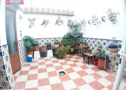 Casa completamente reformada junto a Avda Pablo Iglesias en Alcázar de San Juan
