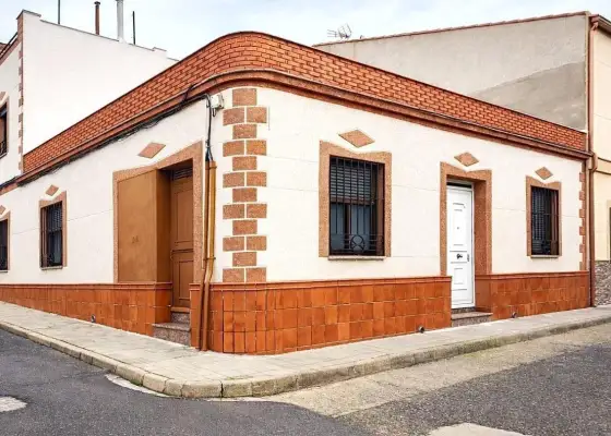 Casa con cochera en Puertollano