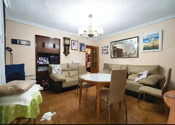 Casa con Cochera en Puertollano