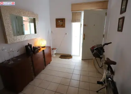 Casa construida en 2007 con 2 viviendas independientes y garaje. en Alcázar de San Juan