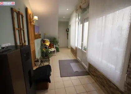 Casa construida en 2007 con 2 viviendas independientes y garaje. en Alcázar de San Juan