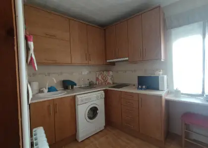 CASA EN CHAFLAN CON 90 m2 DE PARCELA CON GARAJE Y TERRAZA en Herencia