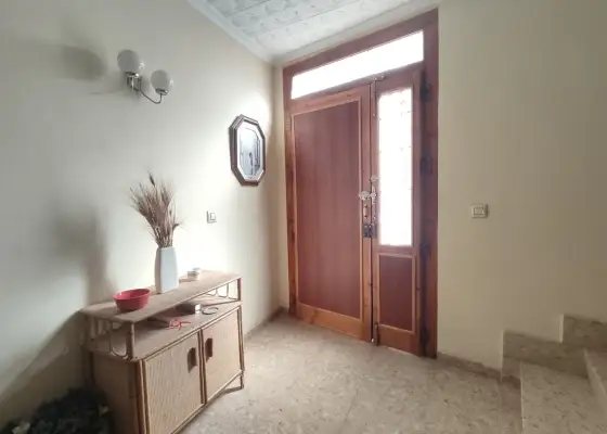 CASA EN CHAFLAN CON 90 m2 DE PARCELA CON GARAJE Y TERRAZA en Herencia