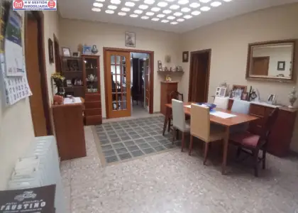 Casa en esquina en zona proxima a mercadona y zona centro en Alcázar de San Juan