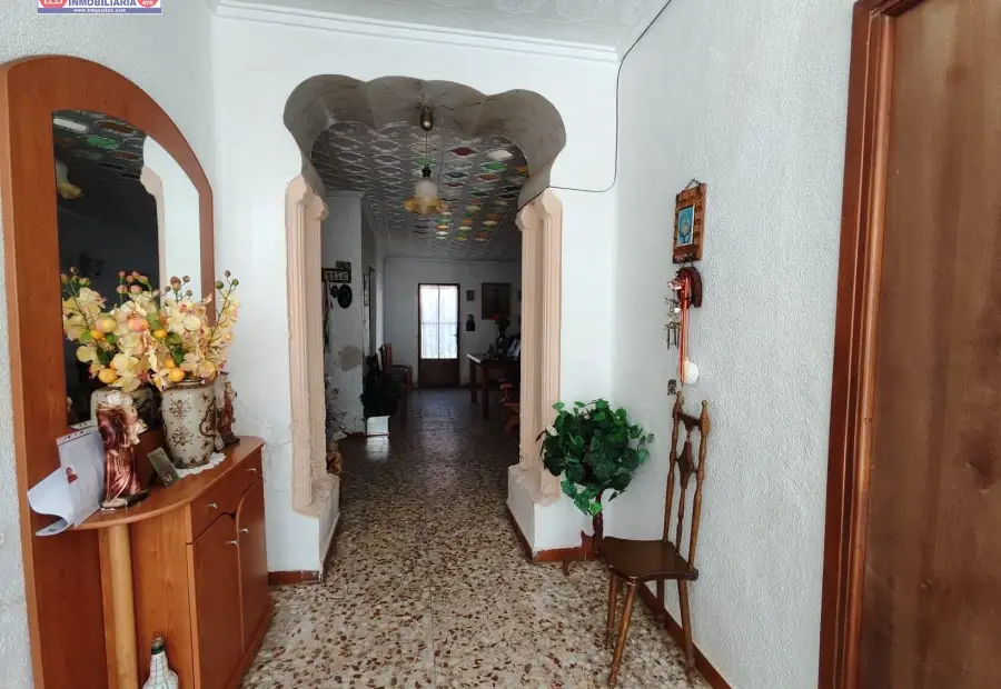Casa en esquina para reformar sobre solar de 378 metros en Alcázar de San Juan