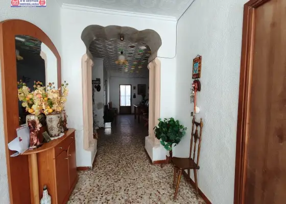 Casa en esquina para reformar sobre solar de 378 metros en Alcázar de San Juan