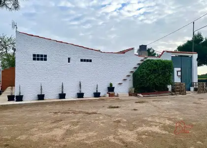 Casa en venta en Alcázar De San Juan, de 37000 m2 con 5 dormitorios y 2 baños por 175.000 €, Ref. 0224 en Alcázar de San Juan