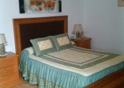 Casa en venta en Alcázar De San Juan, de 400 m2 con 5 dormitorios, 2 baños y terreno por 170.000 €, Ref. 0306 en Alcázar de San Juan