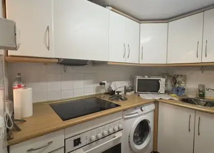 Casa en venta en Alcázar De San Juan, Grupo Renfe, de 75 m2 con 4 dormitorios y baño por 120.000 €, Ref. 0043 en Alcázar de San Juan