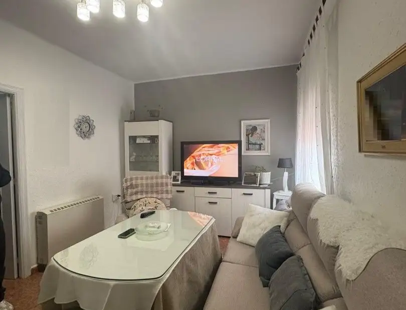 Casa en venta en Alcázar De San Juan, Grupo Renfe, de 75 m2 con 4 dormitorios y baño por 120.000 €, Ref. 0043 en Alcázar de San Juan