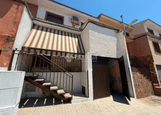 Casa en venta en Almorox - Almorox, 125.000 €, 138 m2, ref. 664360 en Almorox