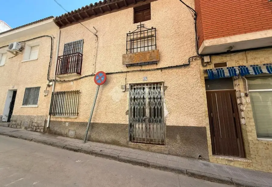 Casa en venta en Almorox - Almorox, 79.900 €, 236 m2, ref. 664923 en Almorox