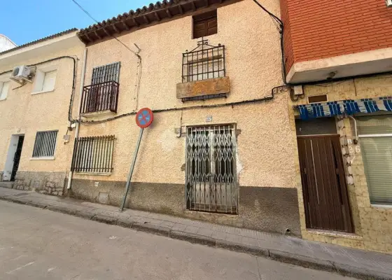Casa en venta en Almorox - Almorox, 79.900 €, 236 m2, ref. 664923 en Almorox