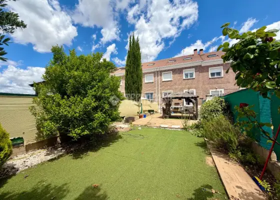 Casa en venta en Azuqueca De Henares - Azuqueca De Henares , 344.900 €, 265 m2, ref. 657929 en Azuqueca de Henares