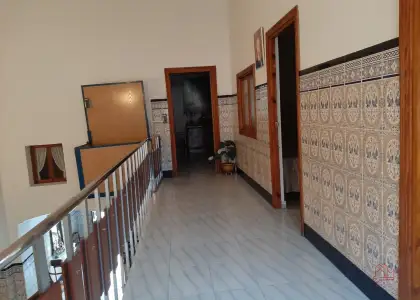 Casa en venta en Campo De Criptana, Calle Virgen De Criptana, de 345 m2 con 5 dormitorios, 2 baños, plaza de garaje y trastero por 105.000 €, Ref. 0422 en Campo de Criptana