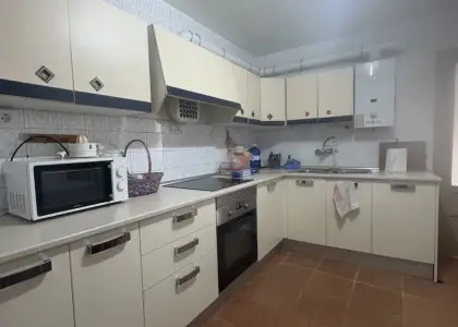 Casa en venta en Campo De Criptana, de 339 m2 con 5 dormitorios, 2 baños, plaza de garaje y terraza por 130.000 €, Ref. 0385 en Campo de Criptana