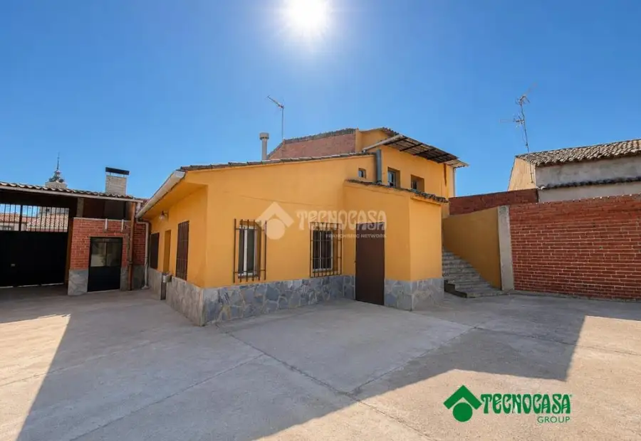 Casa en venta en Carmena - Carmena, 115.000 €, 399 m2, ref. 663283 en Carmena