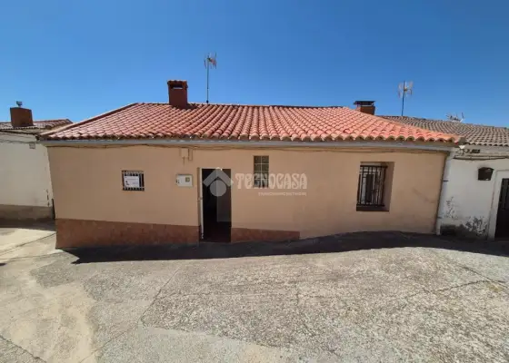 Casa en venta en Cendejas De La Torre - Cendejas De La Torre, 99.900 €, 189 m2, ref. 665485 en Cendejas de la Torre