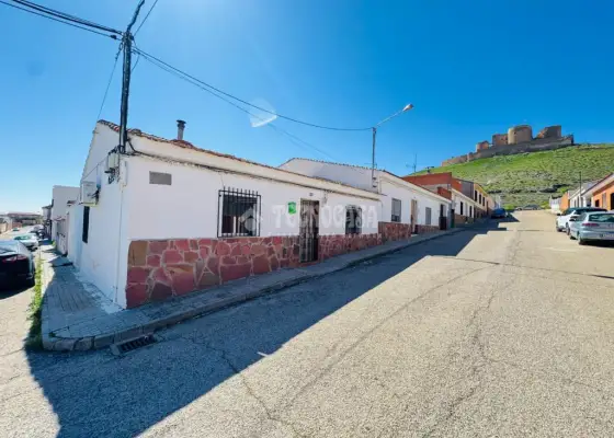 Casa en venta en Consuegra - Consuegra, 49.900 €, 143 m2, ref. 651934