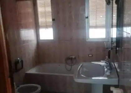 Casa en venta en Daimiel, Calle Misionero Eusebio Ortega Torres, de 276 m2 con 6 dormitorios, 2 baños y terraza por 160.000 €, Ref. 0424 en Daimiel
