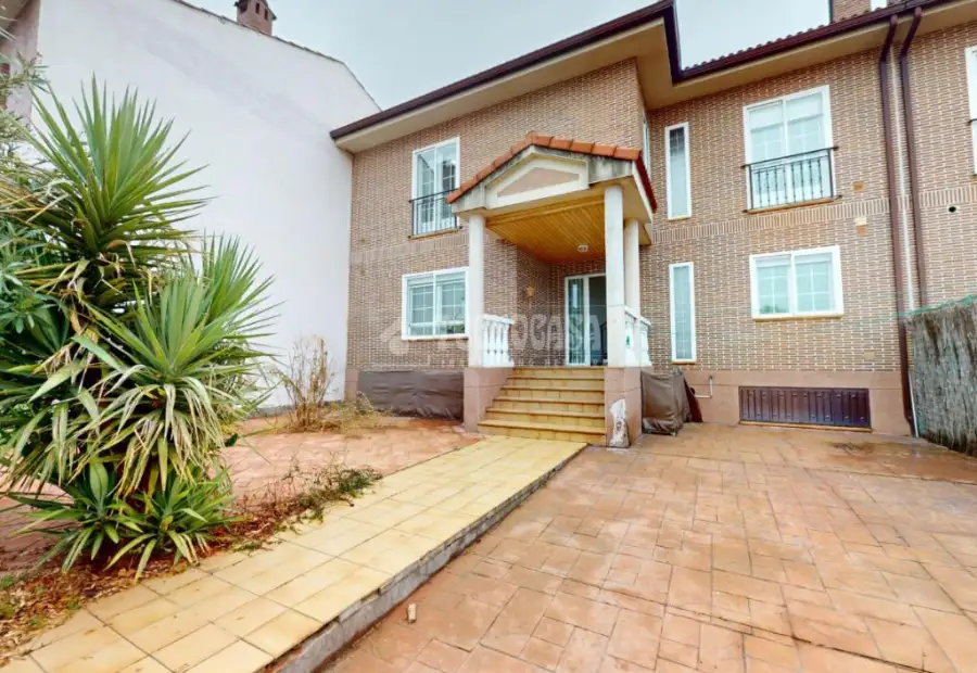 Casa en venta en El Casar - El Casar, 369.000 €, 227 m2, ref. 636770 en El Casar