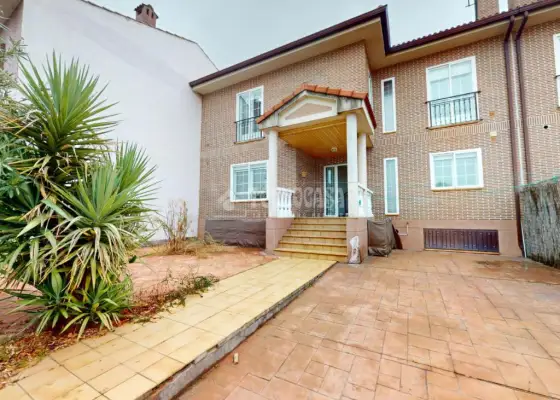 Casa en venta en El Casar - El Casar, 369.000 €, 227 m2, ref. 636770 en El Casar