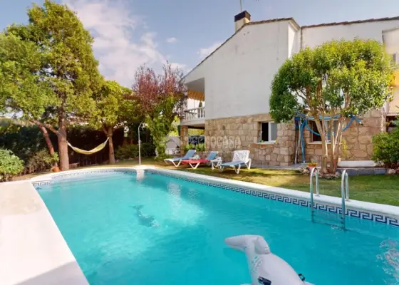 Casa en venta en El Casar - El Casar, 405.000 €, 232 m2, ref. 666326 en El Casar