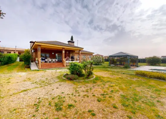 Casa en venta en El Casar - El Casar, 699.000 €, 360 m2, ref. 620400 en El Casar