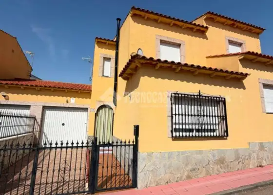 Casa en venta en Erustes - Erustes, 115.000 €, 143 m2, ref. 662471 en Erustes