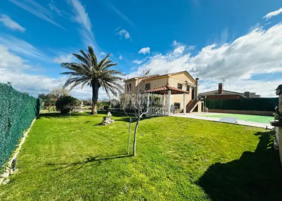 Casa en venta en Escalona - Escalona, 191.900 €, 210 m2, ref. 651910 en Escalona