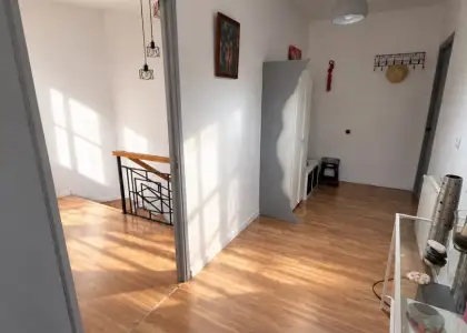 Casa en venta en Herencia, Calle Santa Lucía, de 249 m2 con 5 dormitorios, 2 baños, plaza de garaje y terraza por 75.000 €, Ref. 0449 en Herencia