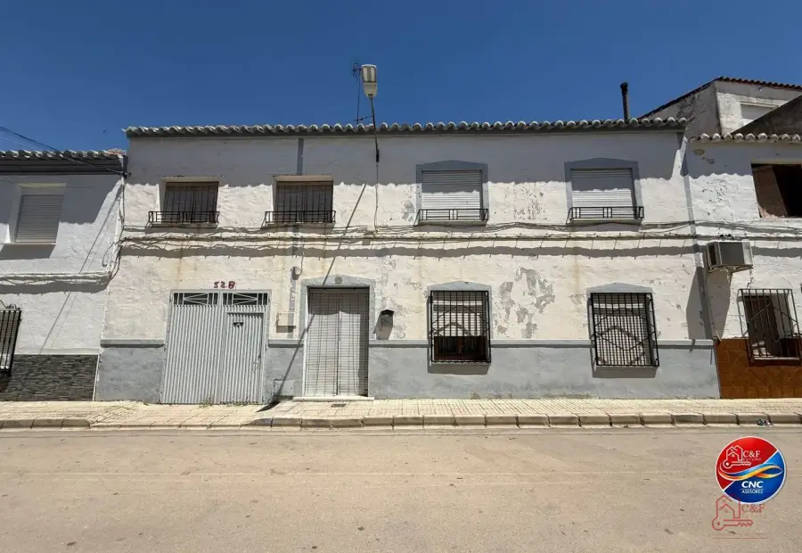 Casa en venta en Herencia, de 64 m2 con 1 dormitorio y baño por 17.500 €, Ref. 0392 en Herencia