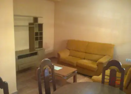 Casa en venta en Herencia, de 90 m2 con 2 dormitorios, baño, aseo y plaza de garaje por 84.900 €, Ref. 0112 en Herencia