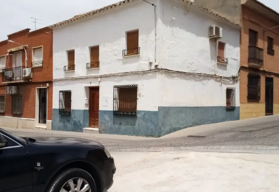 Casa en venta en La Solana, 3 dormitorios · 132 m² · 100.000 € en La Solana