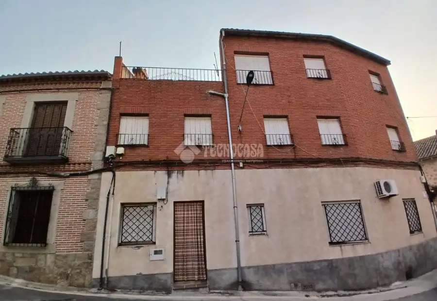 Casa en venta en Lagartera - Lagartera, 79.900 €, 168 m2, ref. 667558 en Lagartera