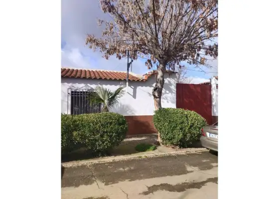 Casa en venta en Llanos del Caudillo(13220)
