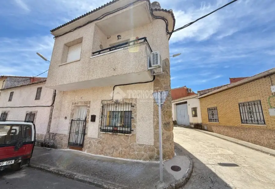 Casa en venta en Lucillos - Lucillos, 149.900 €, 260 m2, ref. 660874 en Lucillos