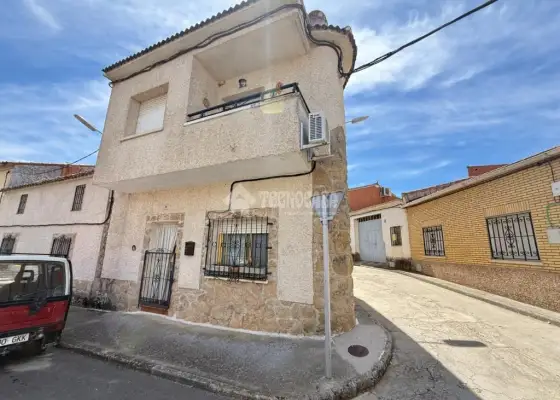 Casa en venta en Lucillos - Lucillos, 149.900 €, 260 m2, ref. 660874