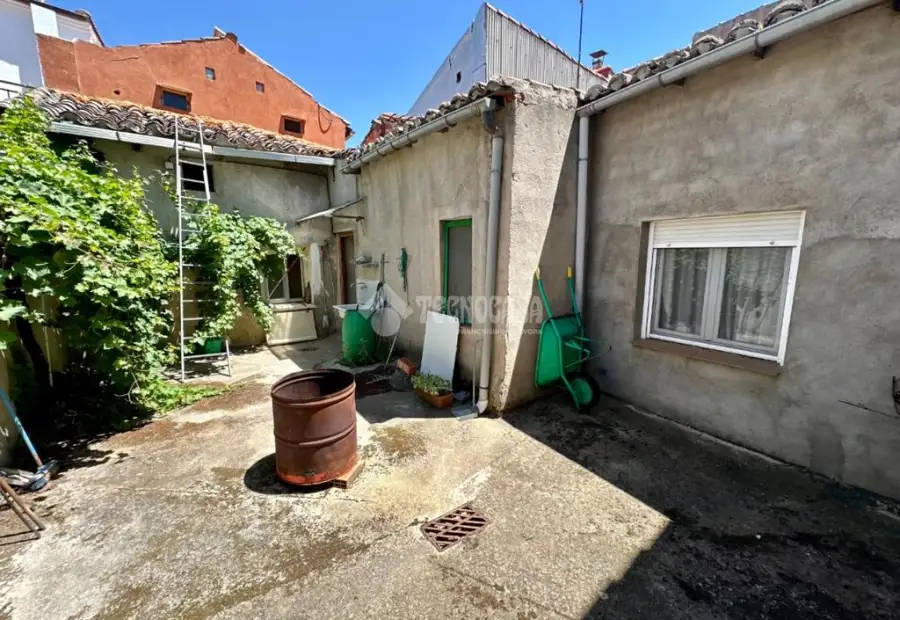 Casa en venta en Marchamalo - Centro Ciudad, 160.000 €, 133 m2, ref. 664203 en Marchamalo