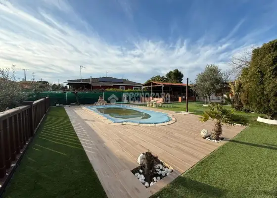 Casa en venta en Numancia De La Sagra - Numancia De La Sagra, 279.000 €, 196 m2, ref. 652158 en Numancia de la Sagra