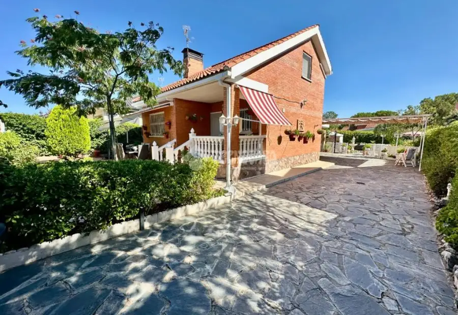 Casa en venta en Pioz - Pioz, 287.000 €, 118 m2, ref. 665559 en Pioz