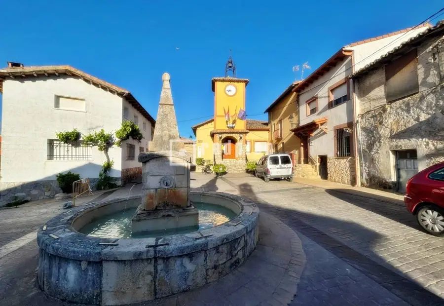 Casa en venta en Plaza Mayor de los Cuatro Caños, Distrito Único, Arbancón, Guadalajara en Arbancón