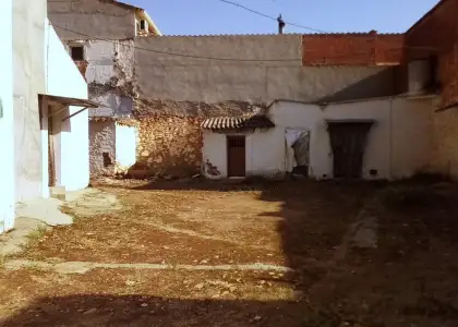 Casa en venta en San Carlos del Valle, 3 dorm. · 45.000 € en San Carlos del Valle