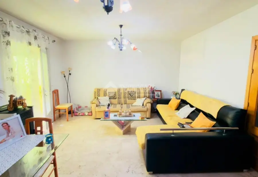 Casa en venta en Seseña - Seseña, 239.000 €, 158 m2, ref. 666806 en Seseña