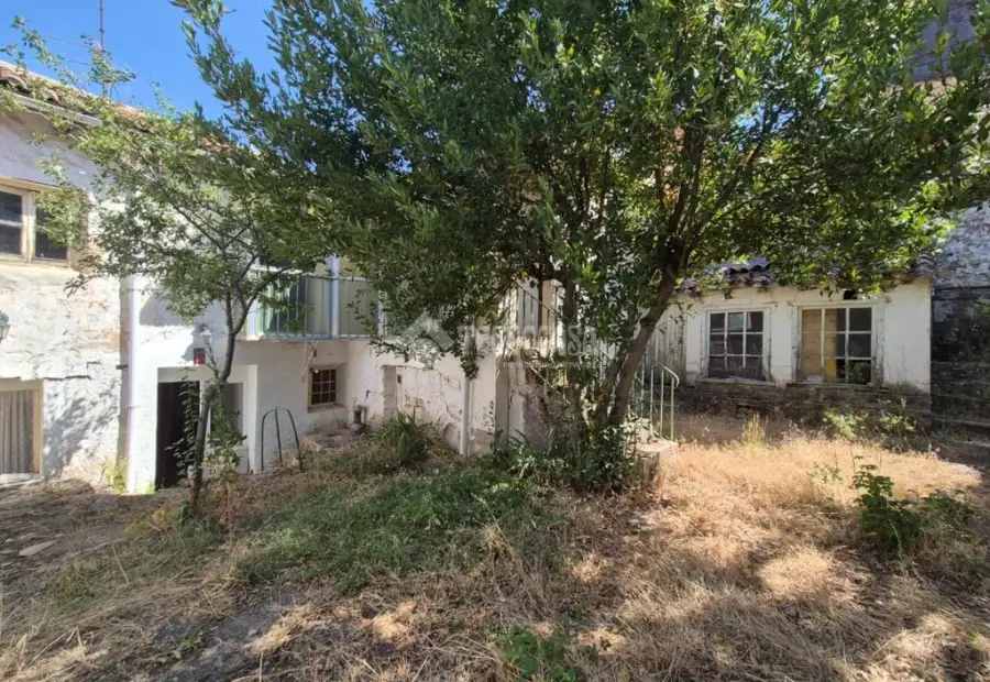 Casa en venta en Sigüenza - Sigüenza, 119.900 €, 444 m2, ref. 665562 en Sigüenza
